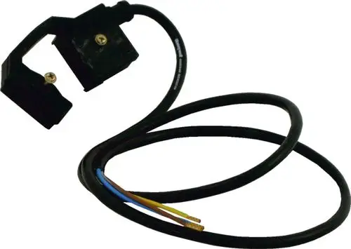 Kabel mit zwei Anschlüssen, das für elektrischen Anschluss verwendet wird. Nach dem Design könnte es für Produkte der Marke Wolf geeignet sein.